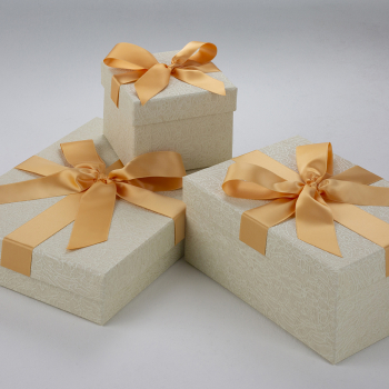 Die Accessoires-Boxen Apricot Labyrinth sind ideal zur Aufbewahrung Ihrer Hochzeits-Accessoires.